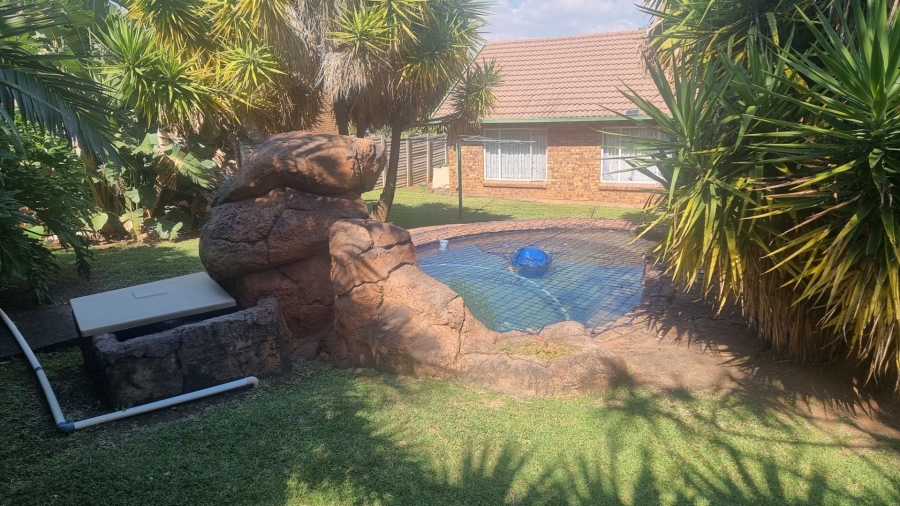 3 Bedroom Property for Sale in Suiderberg Gauteng