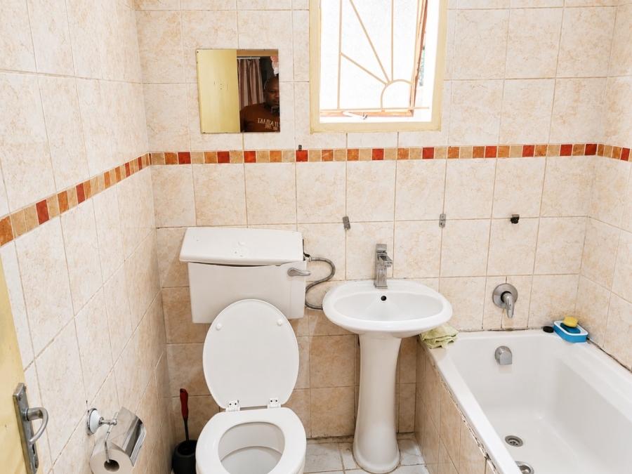 2 Bedroom Property for Sale in Soshanguve WW Gauteng