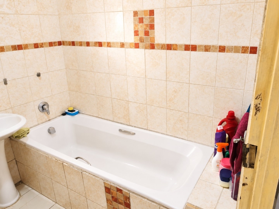 2 Bedroom Property for Sale in Soshanguve WW Gauteng