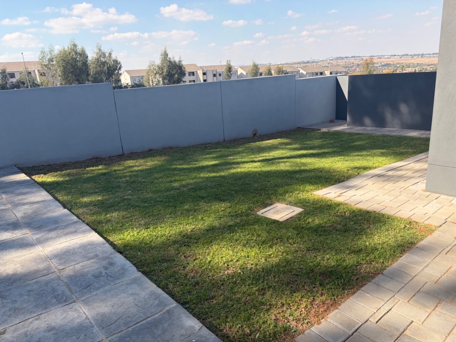 4 Bedroom Property for Sale in Blue Hills AH Gauteng