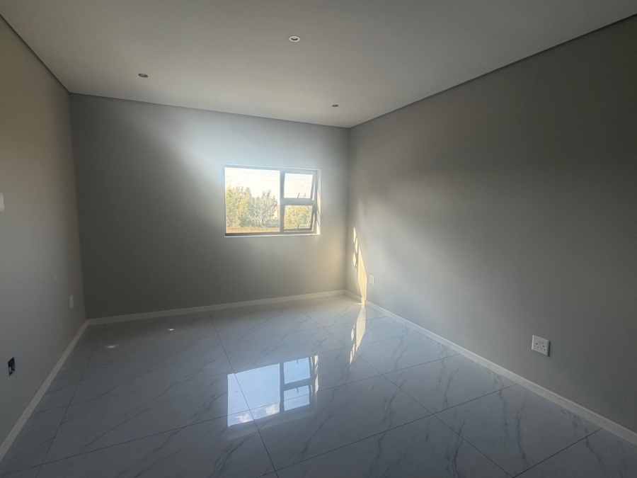 4 Bedroom Property for Sale in Blue Hills AH Gauteng