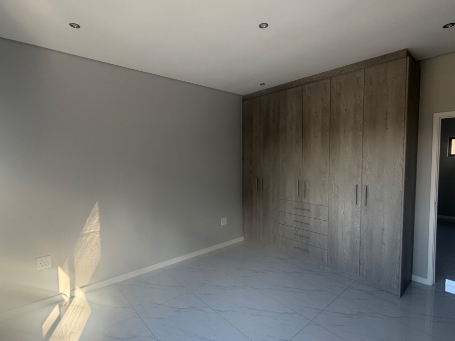 4 Bedroom Property for Sale in Blue Hills AH Gauteng