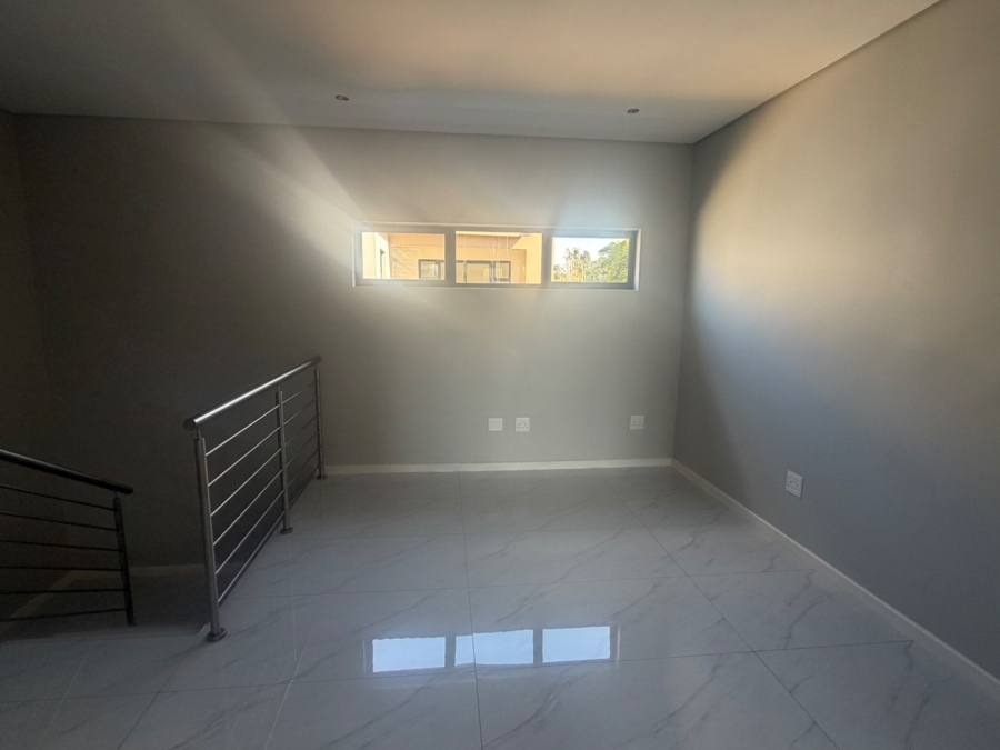 4 Bedroom Property for Sale in Blue Hills AH Gauteng