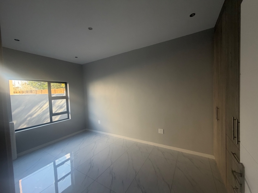 4 Bedroom Property for Sale in Blue Hills AH Gauteng