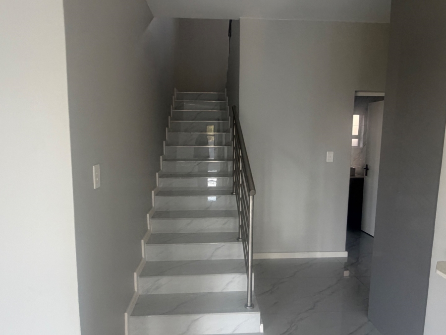 4 Bedroom Property for Sale in Blue Hills AH Gauteng