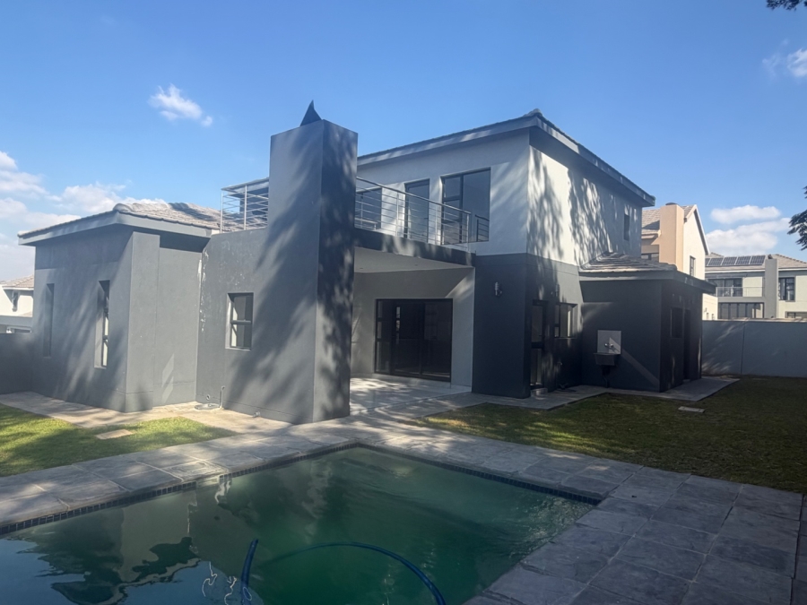 4 Bedroom Property for Sale in Blue Hills AH Gauteng