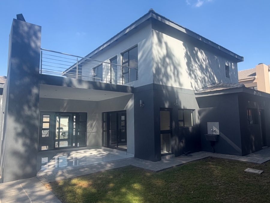 4 Bedroom Property for Sale in Blue Hills AH Gauteng
