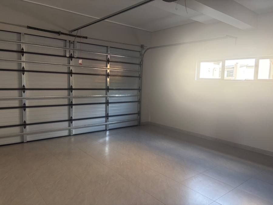 4 Bedroom Property for Sale in Blue Hills AH Gauteng