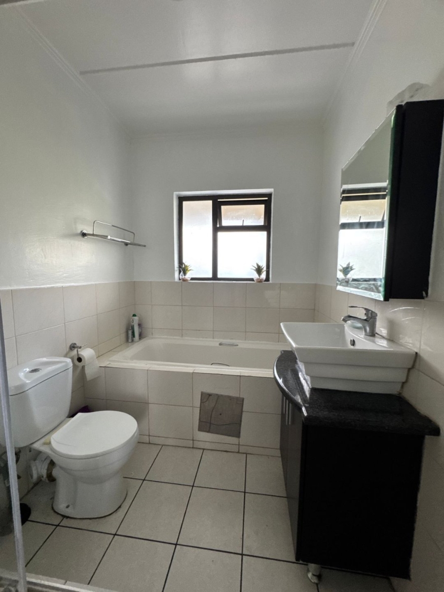 2 Bedroom Property for Sale in Noordwyk Gauteng