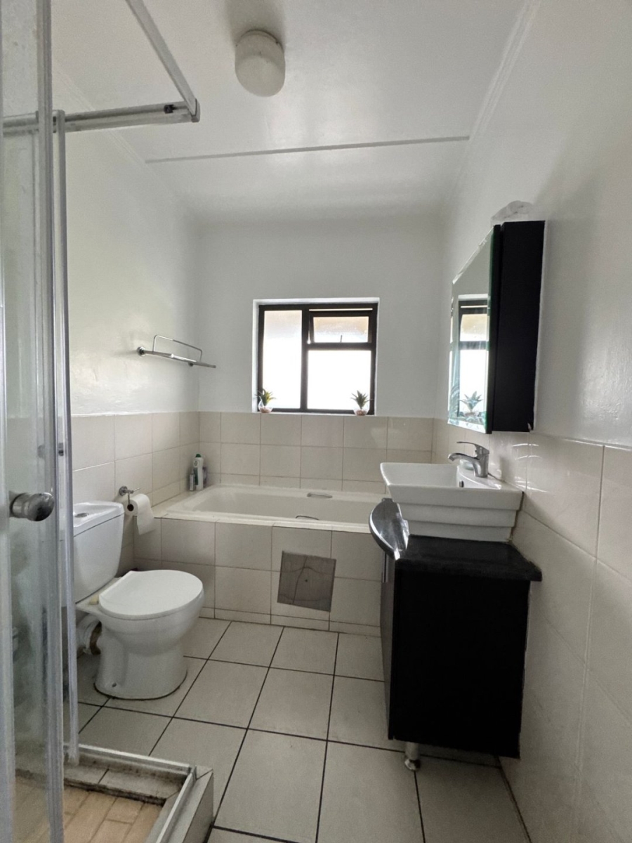 2 Bedroom Property for Sale in Noordwyk Gauteng
