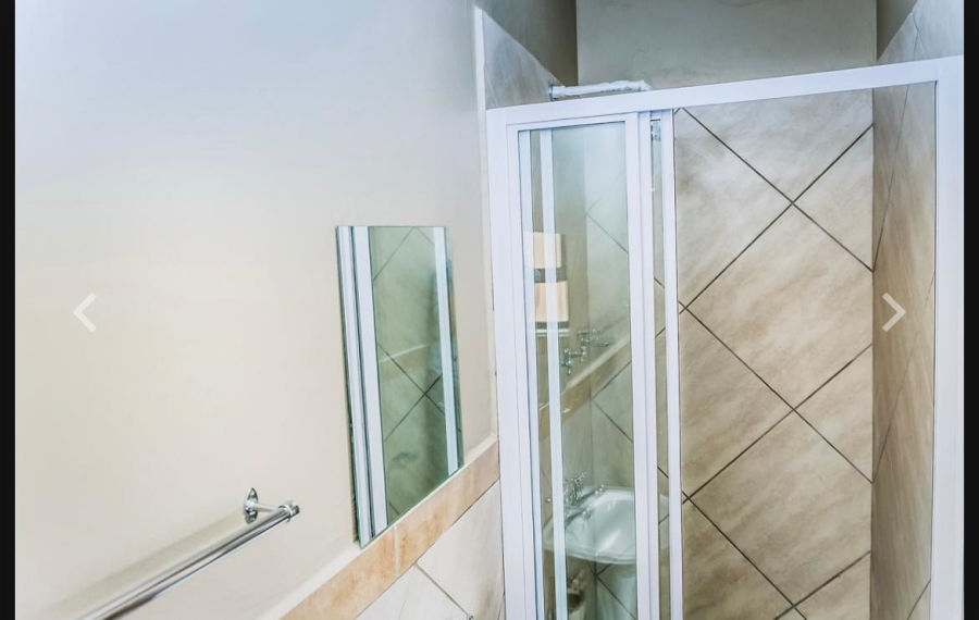 2 Bedroom Property for Sale in Glen Austin Gauteng