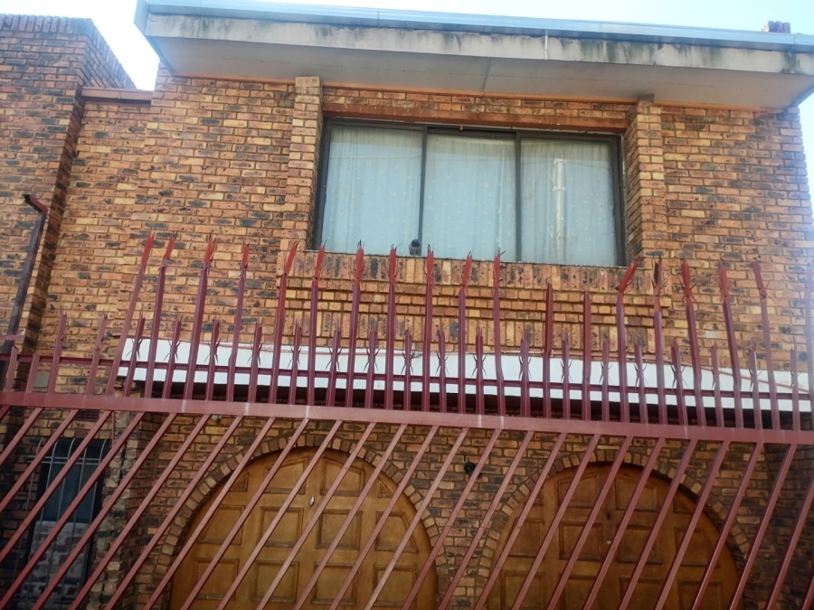 9 Bedroom Property for Sale in Bertrams Gauteng