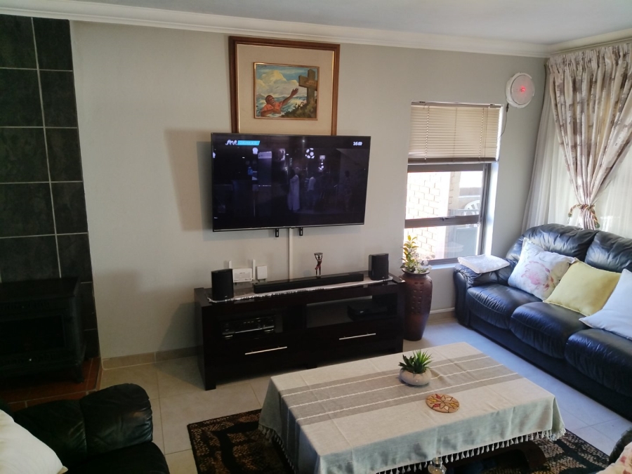4 Bedroom Property for Sale in Jordaan Park Gauteng