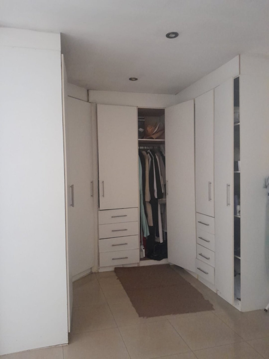 4 Bedroom Property for Sale in Vosloorus Gauteng