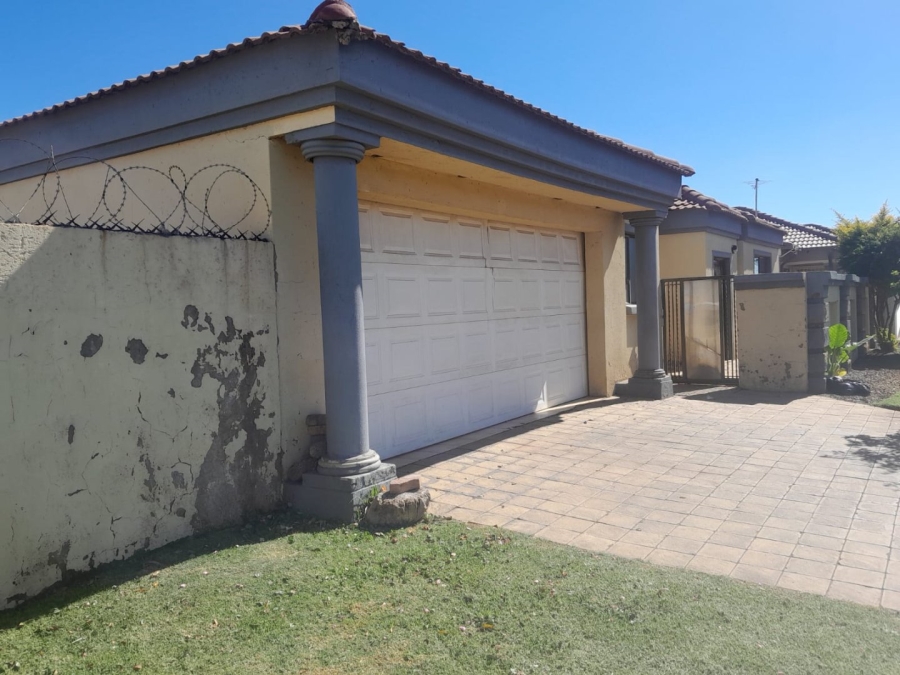 4 Bedroom Property for Sale in Vosloorus Gauteng