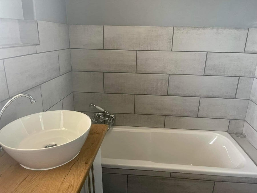 To Let 2 Bedroom Property for Rent in Moregloed Gauteng