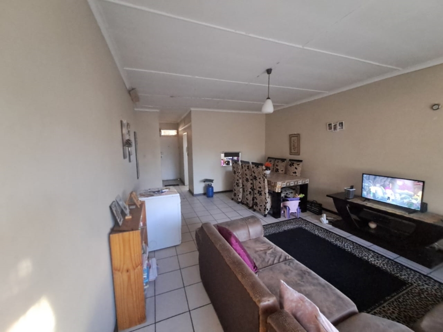 2 Bedroom Property for Sale in Vanderbijlpark CW 3 Gauteng