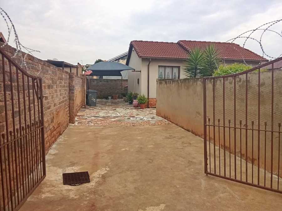2 Bedroom Property for Sale in Naturena Gauteng