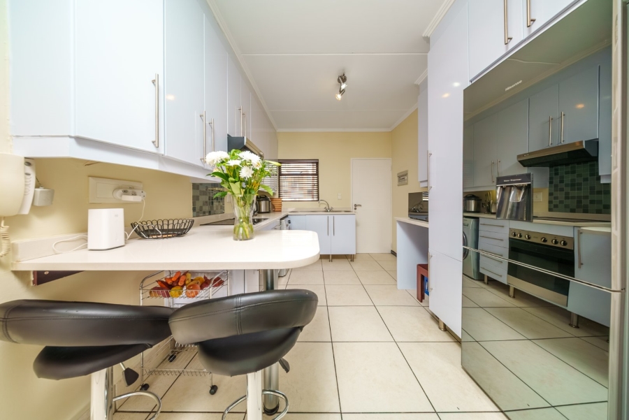 2 Bedroom Property for Sale in Greenstone Hill Gauteng