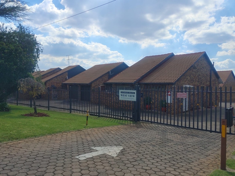 2 Bedroom Property for Sale in Wilro Park Gauteng