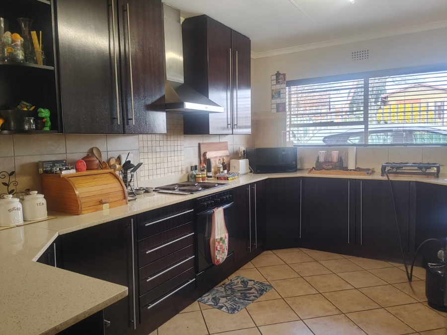 2 Bedroom Property for Sale in Wilro Park Gauteng