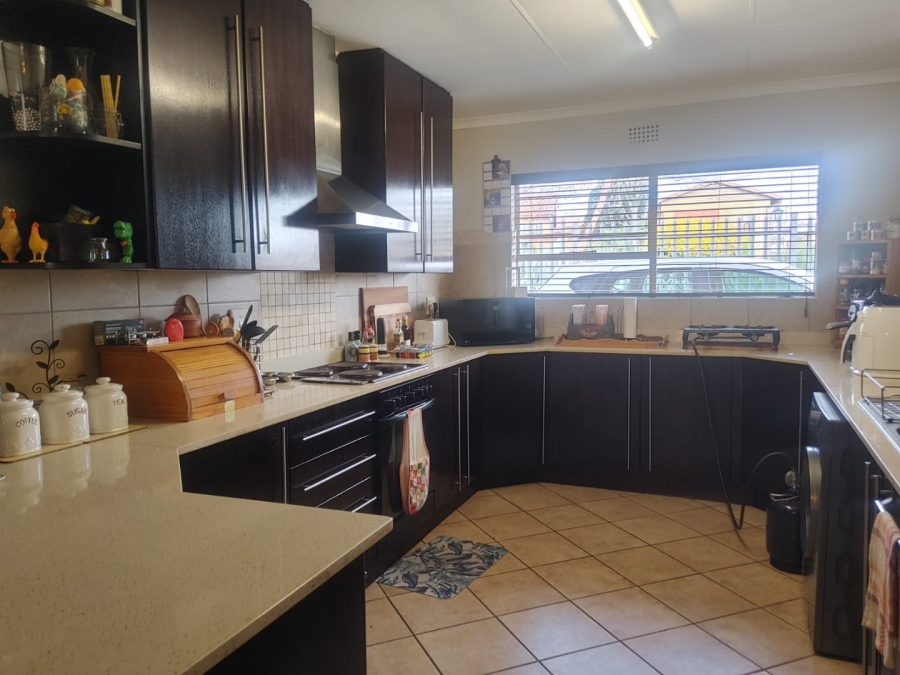 2 Bedroom Property for Sale in Wilro Park Gauteng