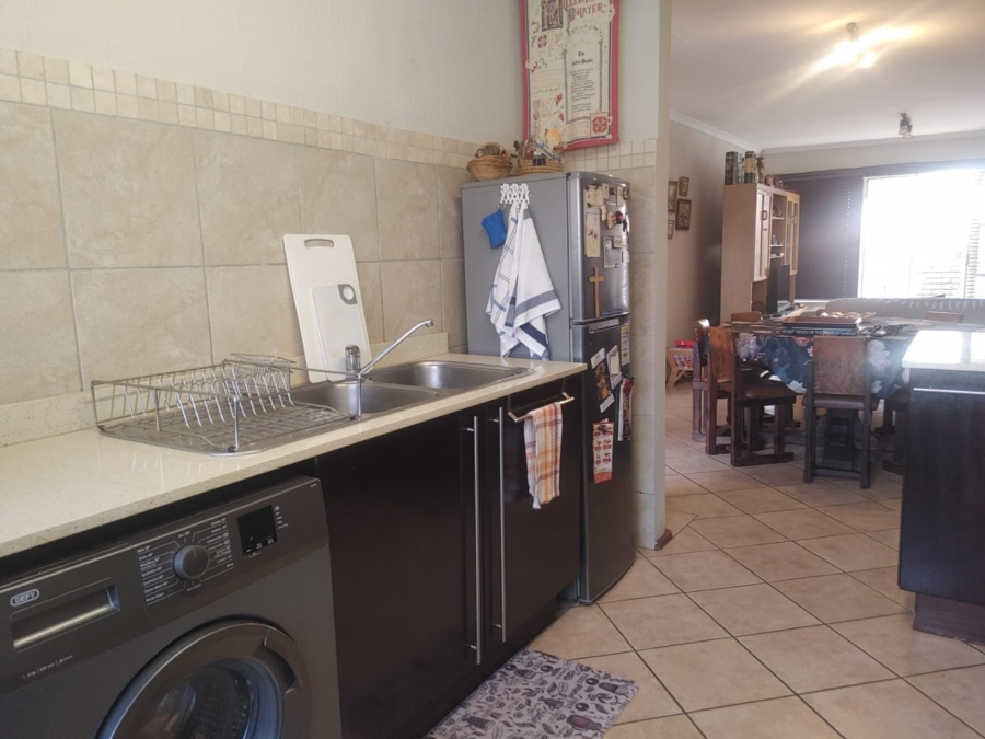 2 Bedroom Property for Sale in Wilro Park Gauteng