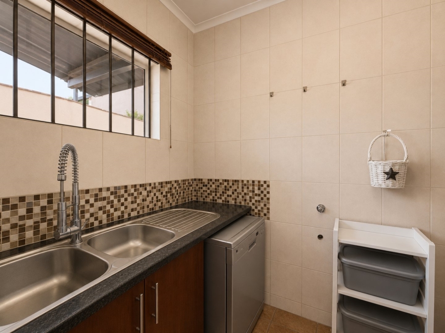 3 Bedroom Property for Sale in Edenvale Central Gauteng