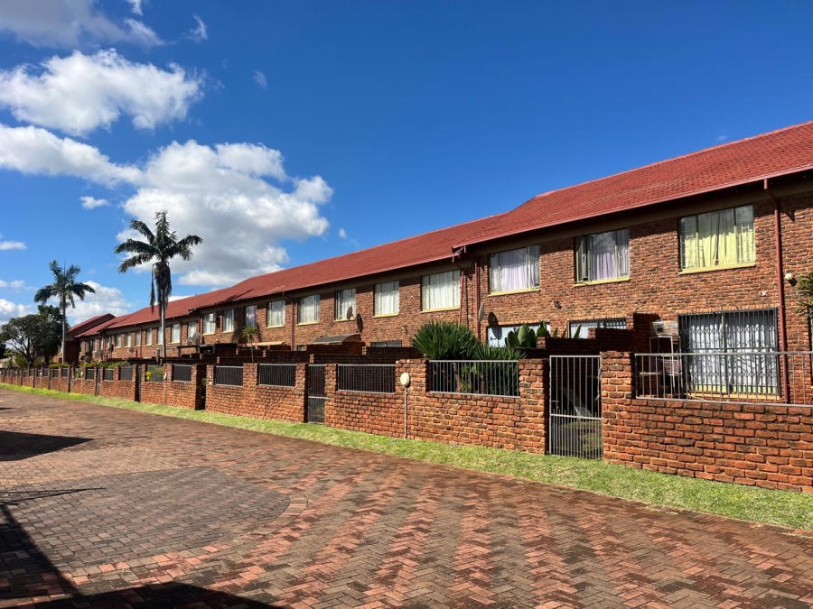 3 Bedroom Property for Sale in The Orchards Gauteng