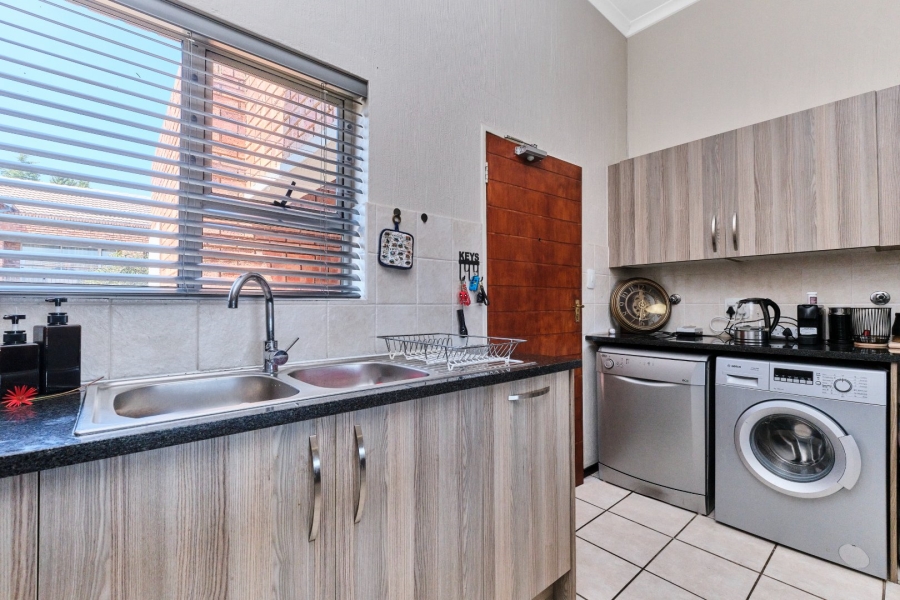 To Let 2 Bedroom Property for Rent in Randpark Ridge Gauteng