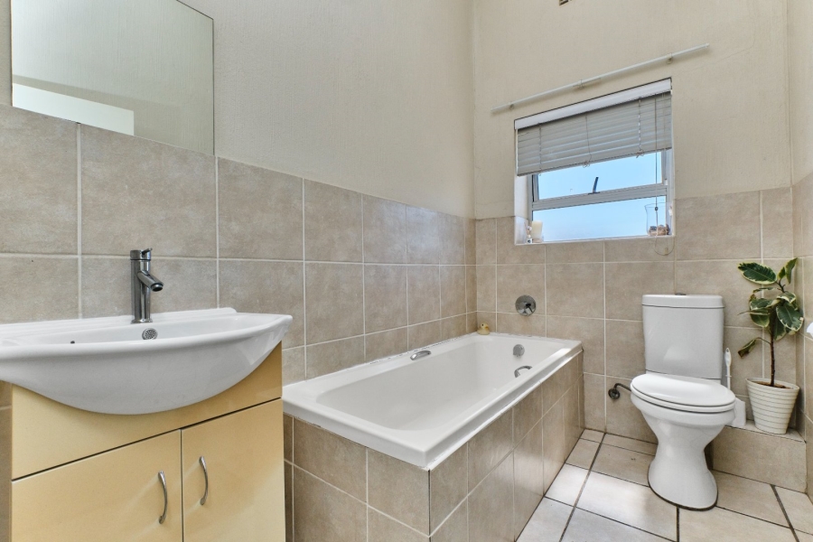 To Let 2 Bedroom Property for Rent in Randpark Ridge Gauteng