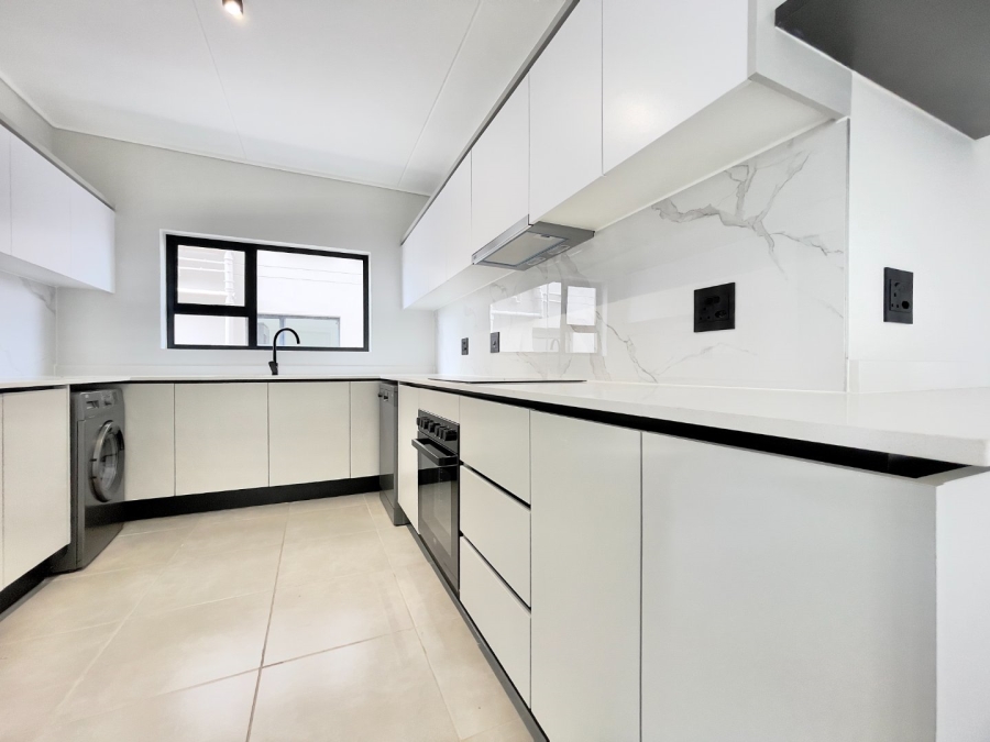 To Let 3 Bedroom Property for Rent in Waterfall Gauteng