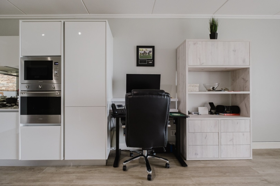 2 Bedroom Property for Sale in Serengeti Lifestyle Estate Gauteng