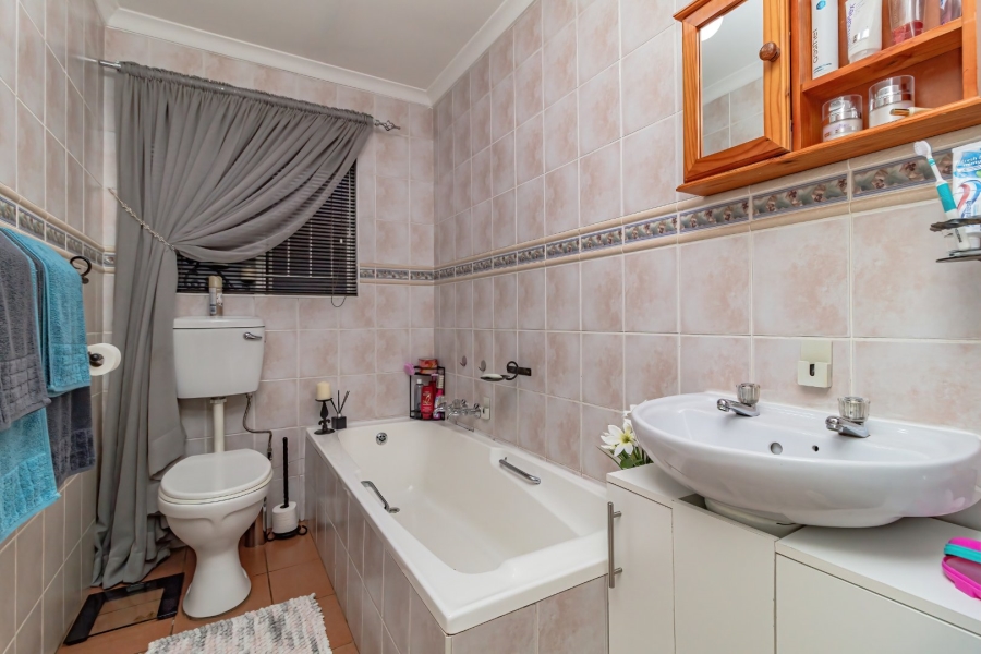 3 Bedroom Property for Sale in Terenure Gauteng