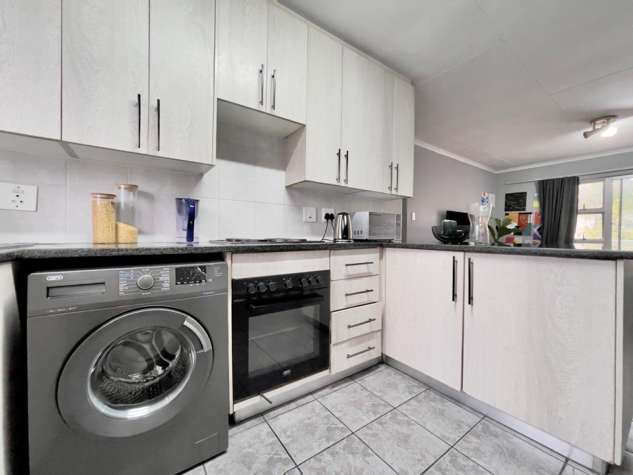 2 Bedroom Property for Sale in Halfway Gardens Gauteng