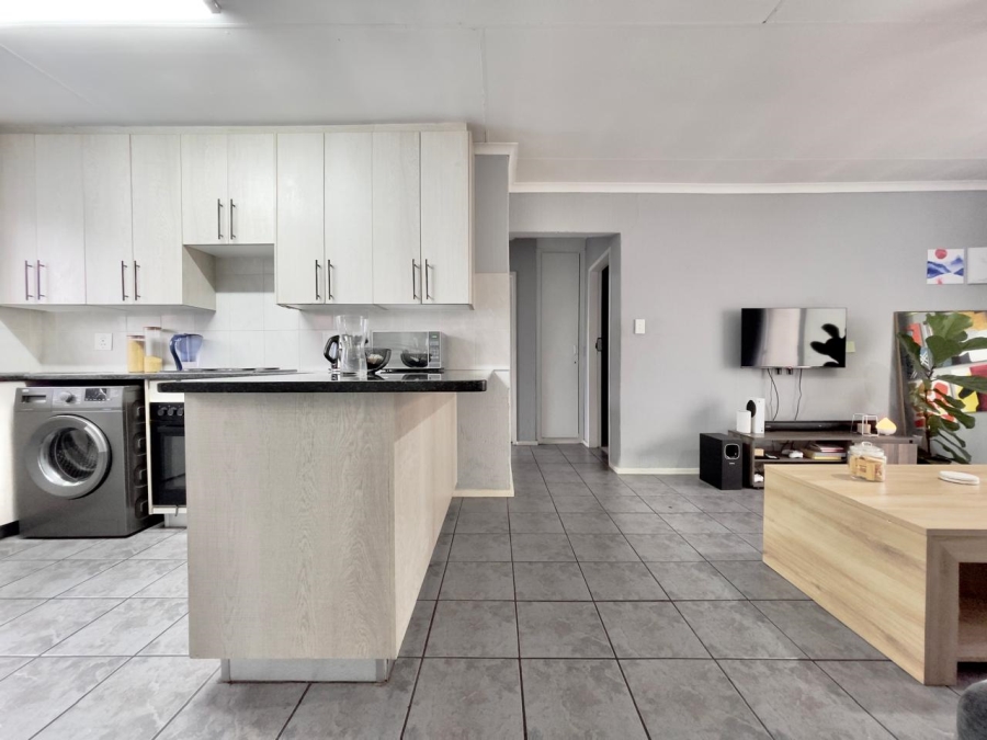 2 Bedroom Property for Sale in Halfway Gardens Gauteng