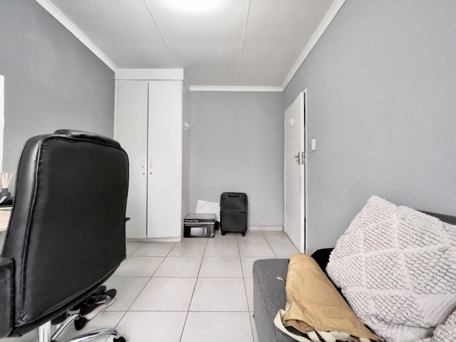 2 Bedroom Property for Sale in Halfway Gardens Gauteng