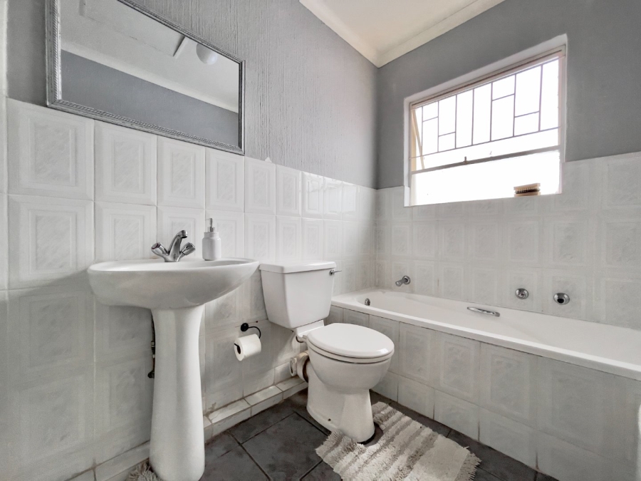 2 Bedroom Property for Sale in Halfway Gardens Gauteng