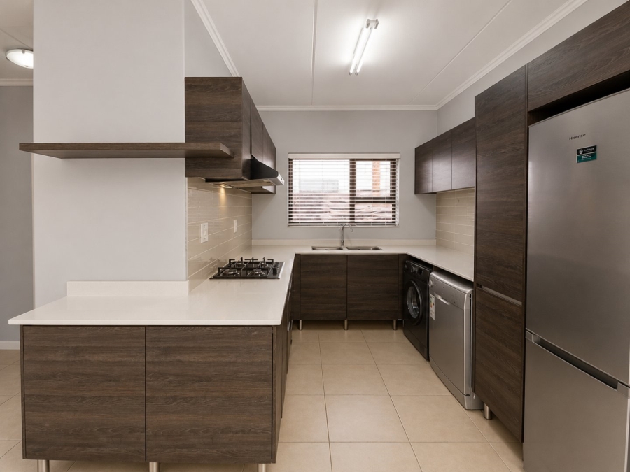 3 Bedroom Property for Sale in Greenstone Crest Gauteng