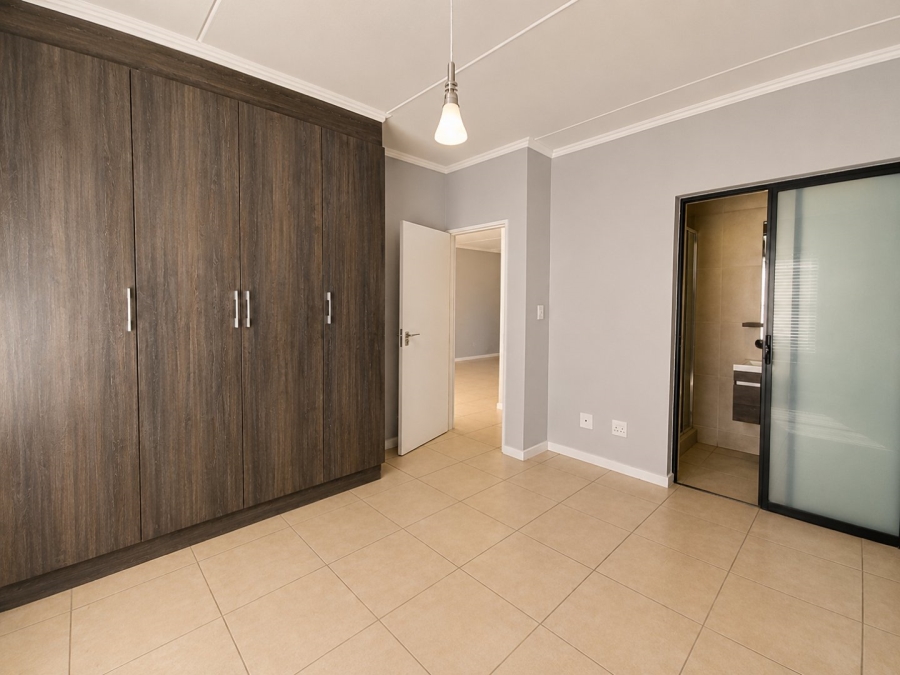 3 Bedroom Property for Sale in Greenstone Crest Gauteng