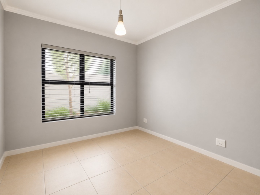 3 Bedroom Property for Sale in Greenstone Crest Gauteng