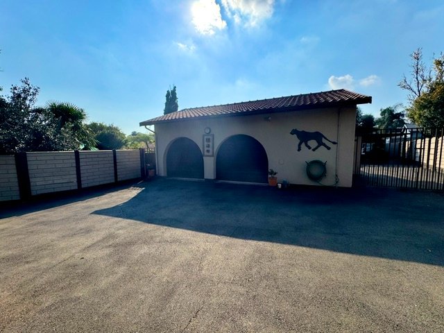 5 Bedroom Property for Sale in Aston Manor Gauteng