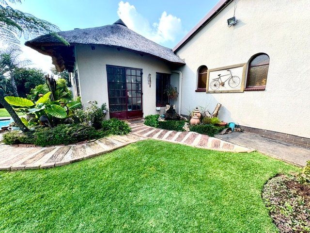 5 Bedroom Property for Sale in Aston Manor Gauteng