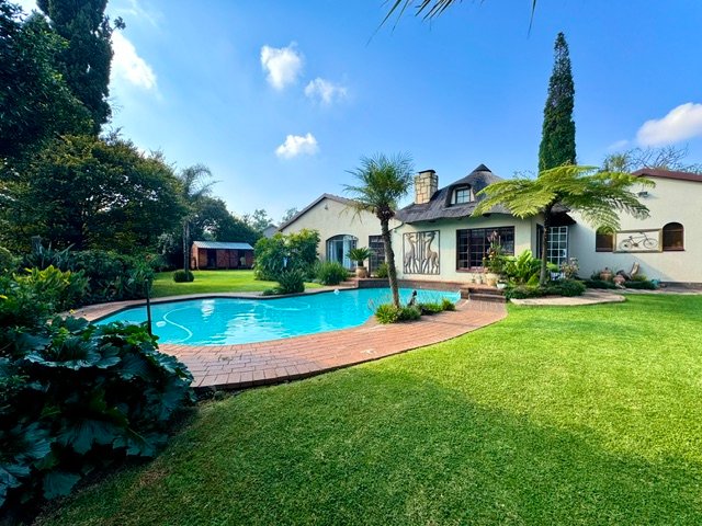 5 Bedroom Property for Sale in Aston Manor Gauteng
