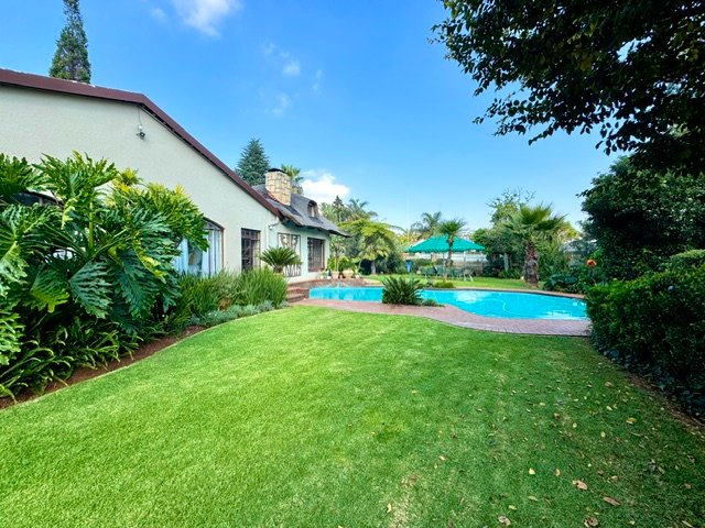 5 Bedroom Property for Sale in Aston Manor Gauteng