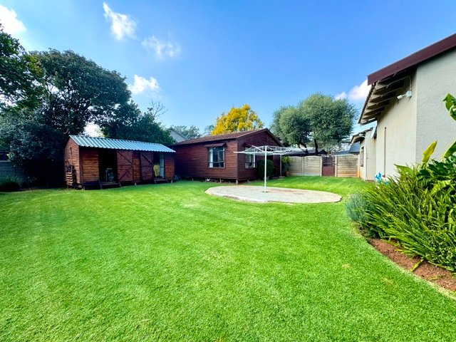 5 Bedroom Property for Sale in Aston Manor Gauteng