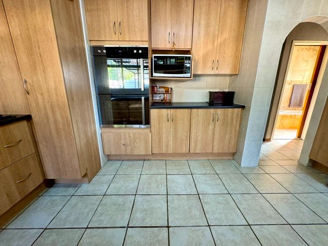 5 Bedroom Property for Sale in Aston Manor Gauteng