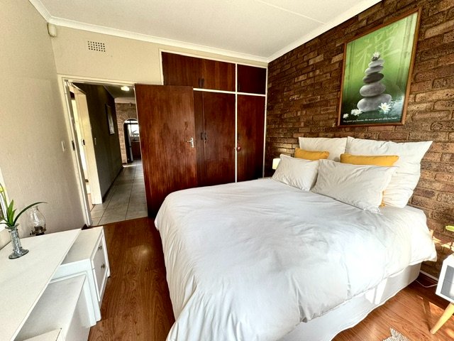 5 Bedroom Property for Sale in Aston Manor Gauteng