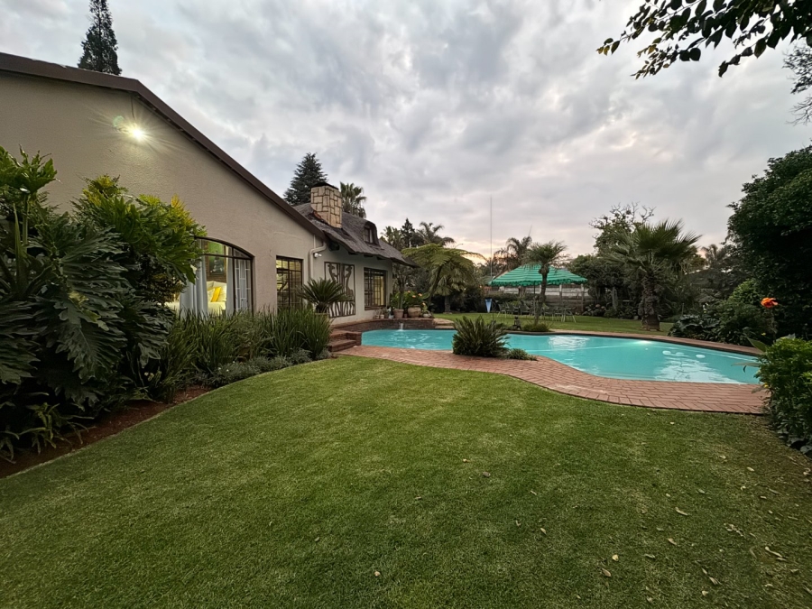 5 Bedroom Property for Sale in Aston Manor Gauteng