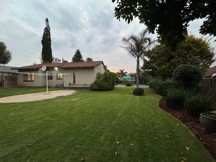 5 Bedroom Property for Sale in Aston Manor Gauteng